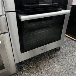 Miele Stainless Steel 30” Wide Single Wall Oven Electric 