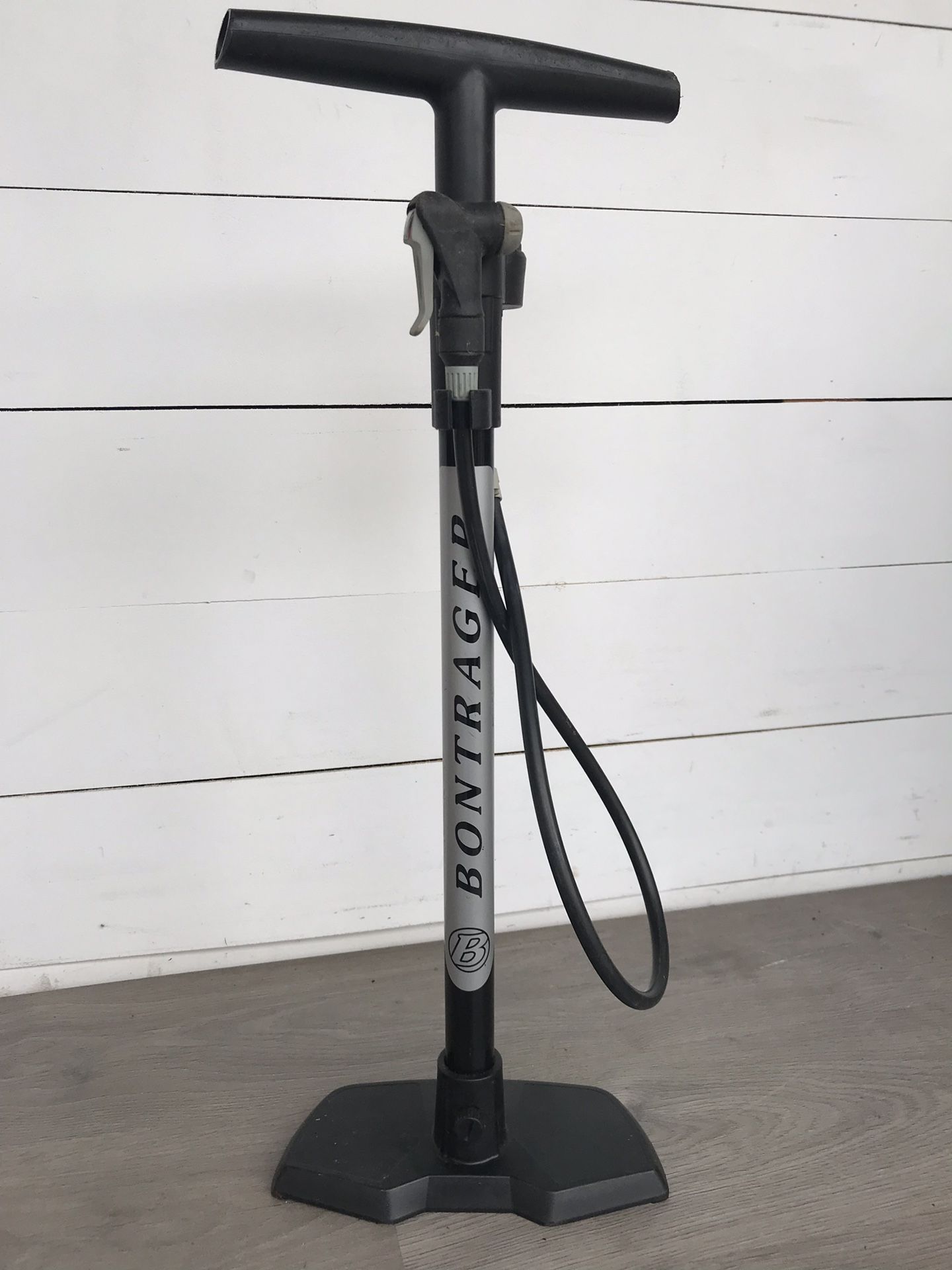 Bontrager Bicycle Tire Pump for Sale in Raleigh, NC OfferUp