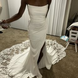 BRAND NEW WEDDING DRESS 