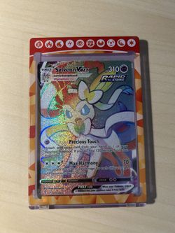 Sylveon Vmax Rainbow rare 211/203
