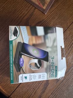 3-IN-ONE Charging Station