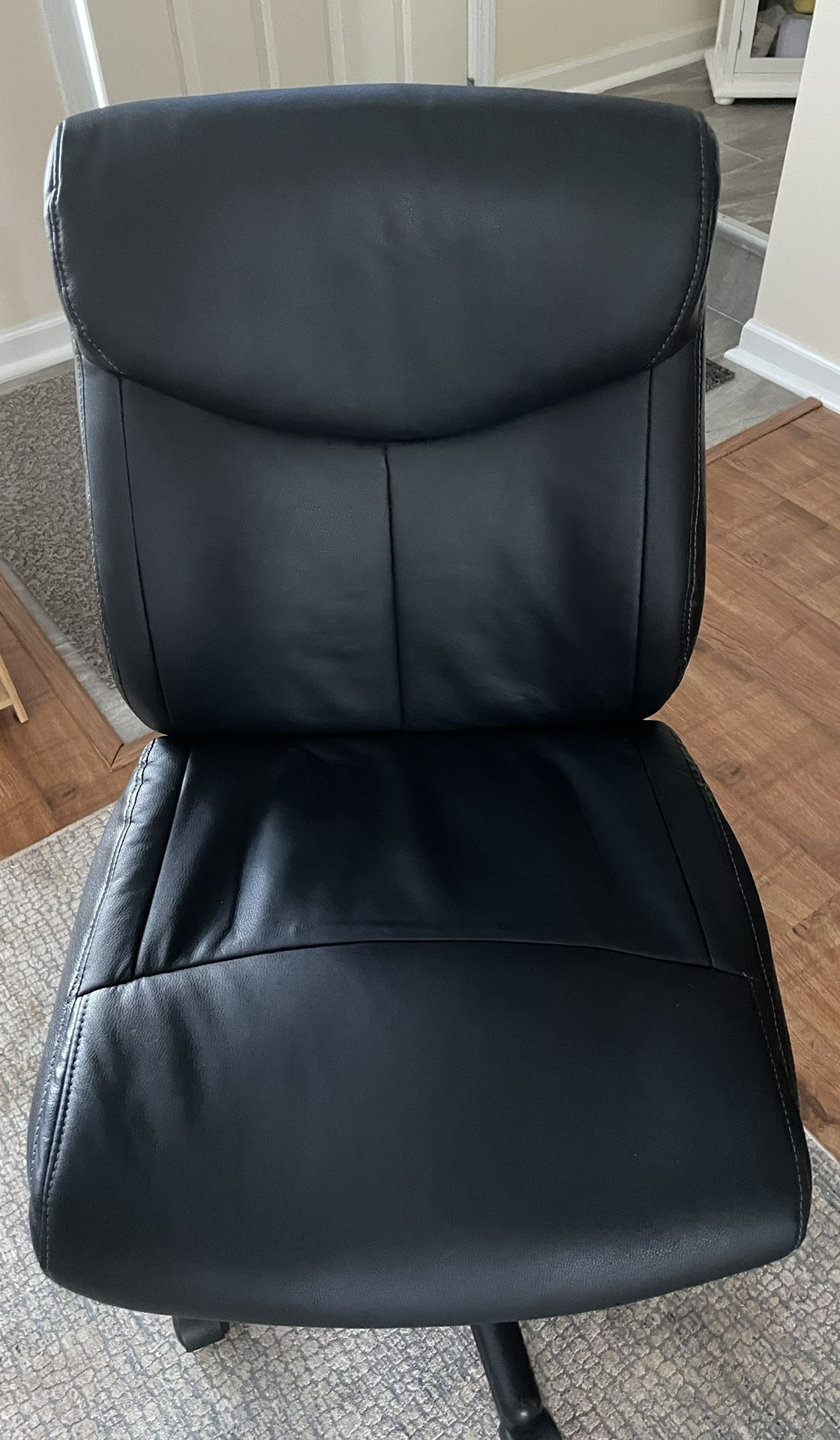 Chair-Computer/Desk; Ergonomic Faux Leather Traymore Swivel-Black -