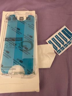 iPhone 14 Pro screen protector