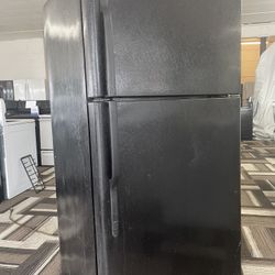 Black Ge Top And Bottom Refrigerator