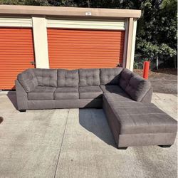 Great Condition Gray Ashley Homestores Sectional Couch