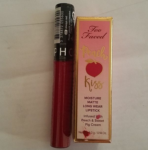 Too Faced Peach Kiss Sephora Lip Cream Both Red Color For