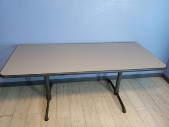 Heavy duty desk
