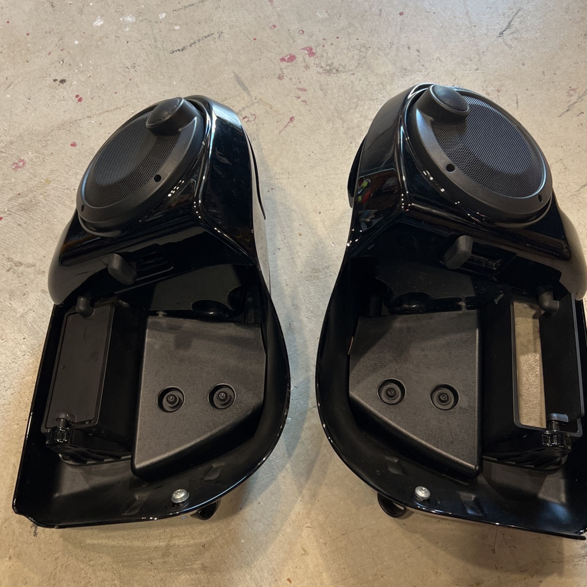 Street Glide Speaker Pods.