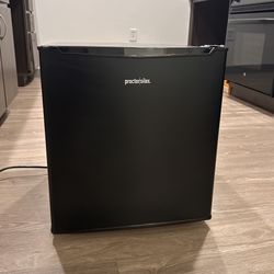 Mini refrigerator 