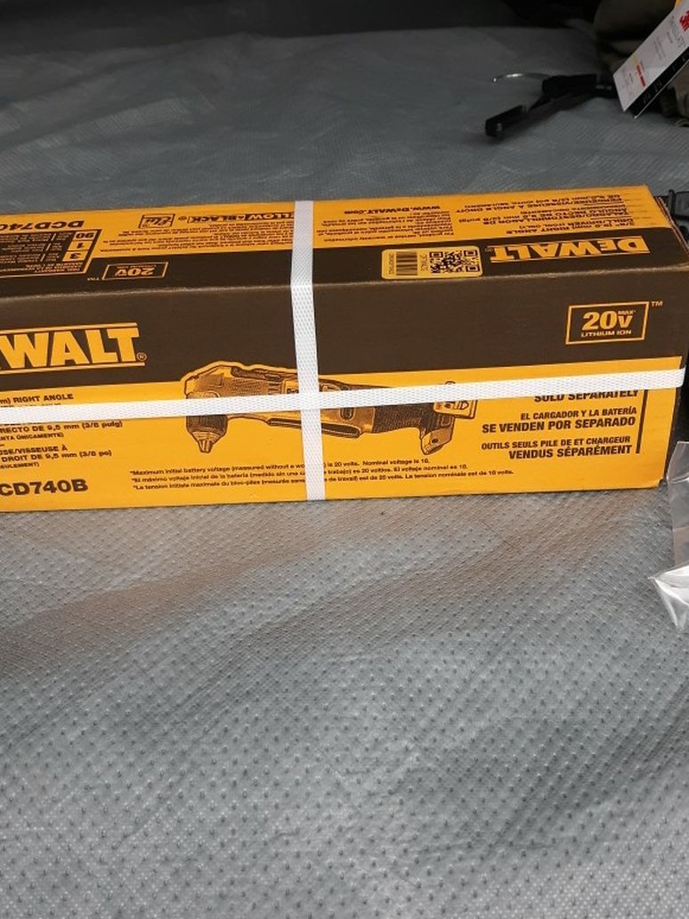 DeWalt 20 Volt Right Angle Drill Battery And Charger $150