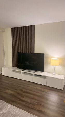 Modern White TV Stand / Media Console – Excellent Condition