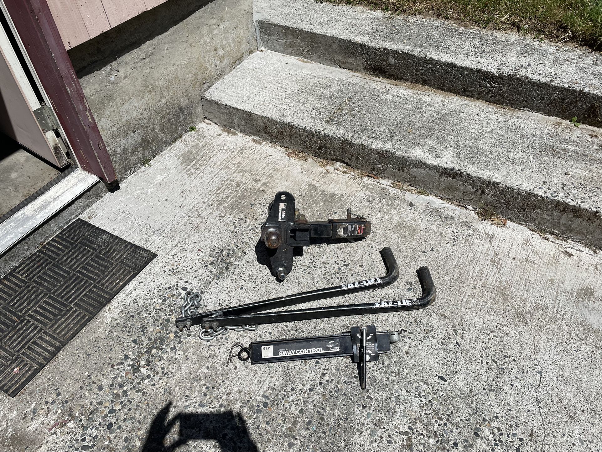 Eaz-Lift Trailer Weight Distribution System