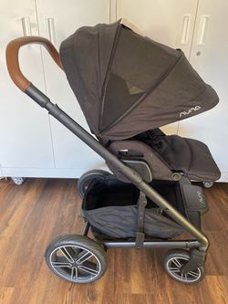 Nuna MIXX Next Stroller Bundle + PIPA Car Seat Base (Caviar Black)