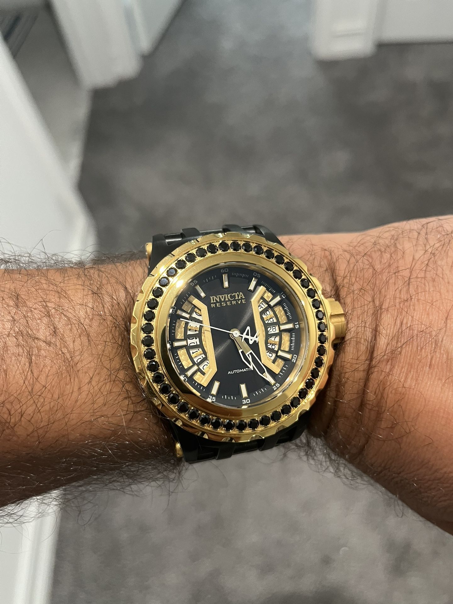 Invicta Black Spinal CWT 5.06 $350