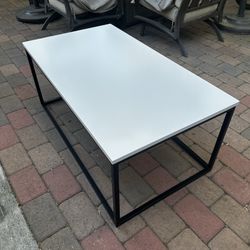 🪑 Modern Minimalist Coffee Table - White Top w/ Black Frame