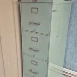Metal cabinet