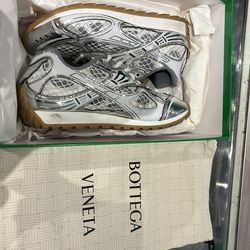 Botega veneta silver white size 32