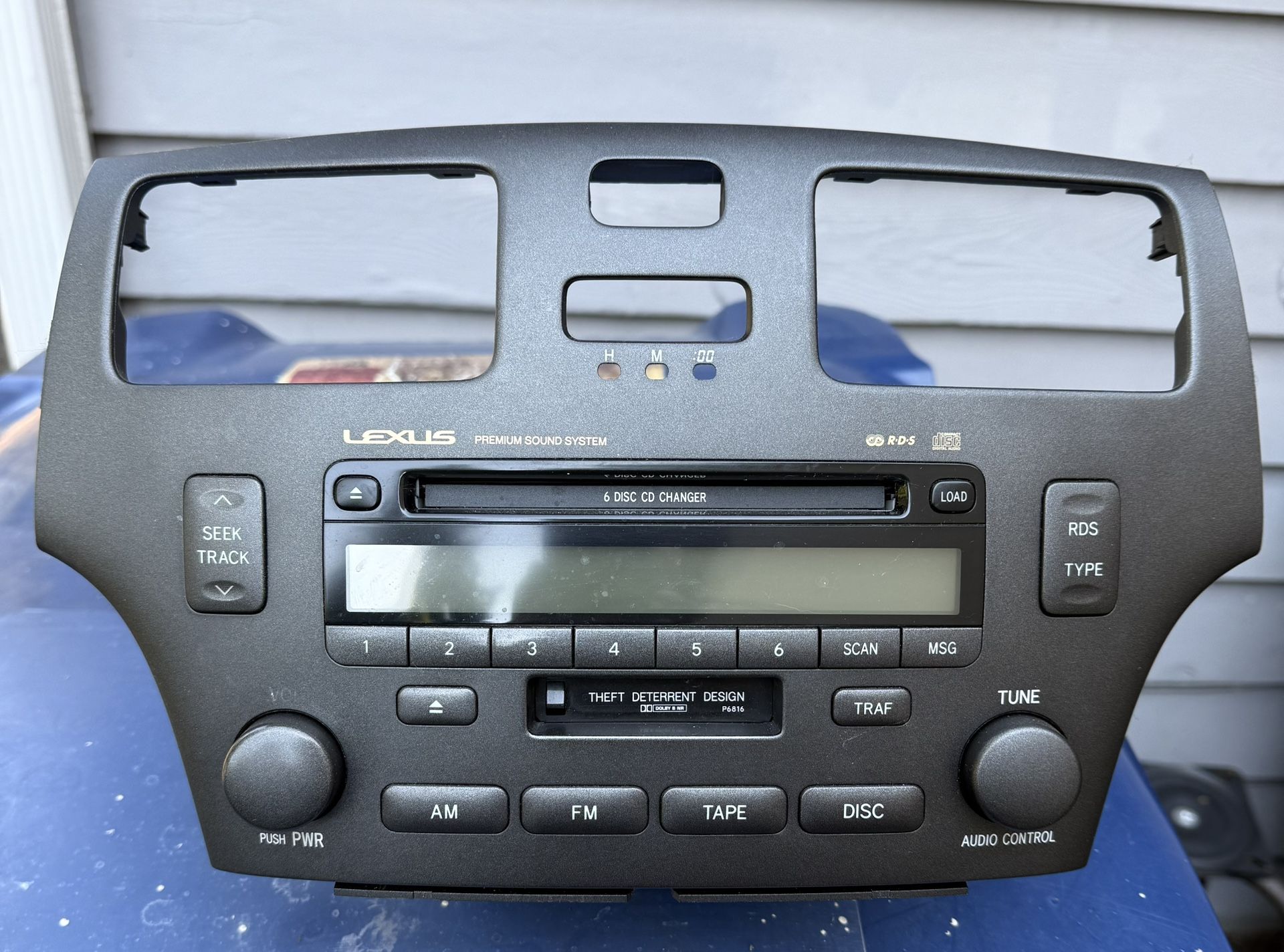 Lexus Stereo With 6 CD Changer