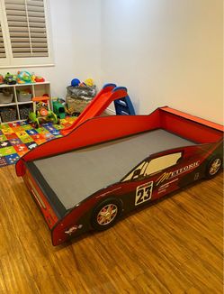 RACE CAR BED