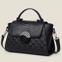 Black Cowhide snakeskin elegant bag