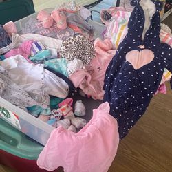 Una Bolsa De Ropa De Niña De 3  Ha 6 Meses 20 Dólares