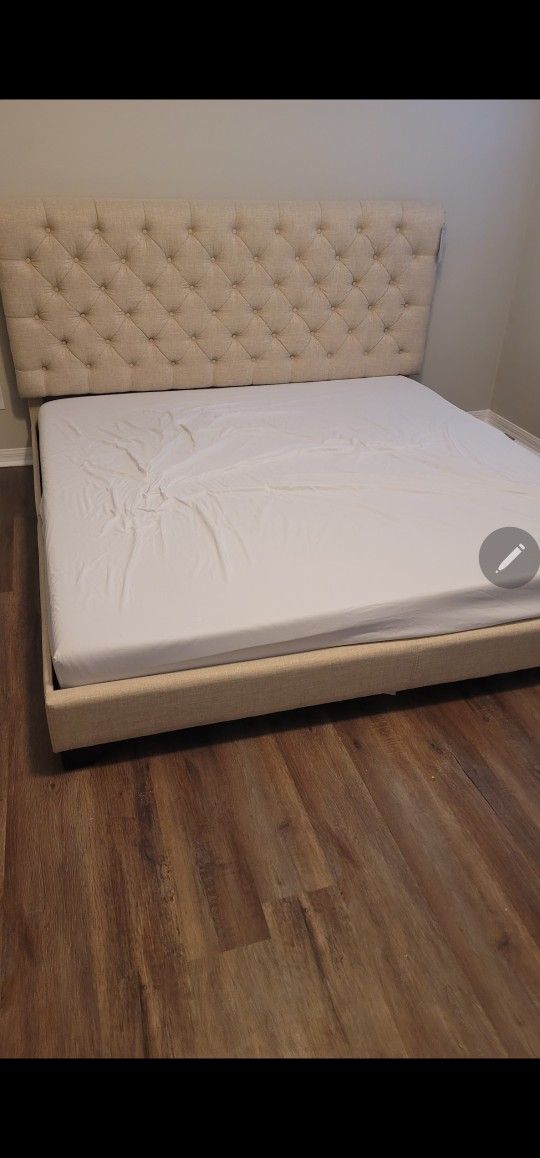 King Bed Like. New