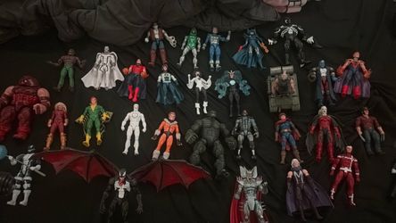 Lot of marvel legends figures