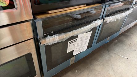 GE 30inch Built-In Wall Oven - NEW