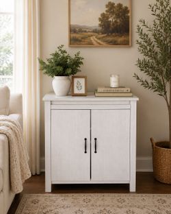 Accent cabinet