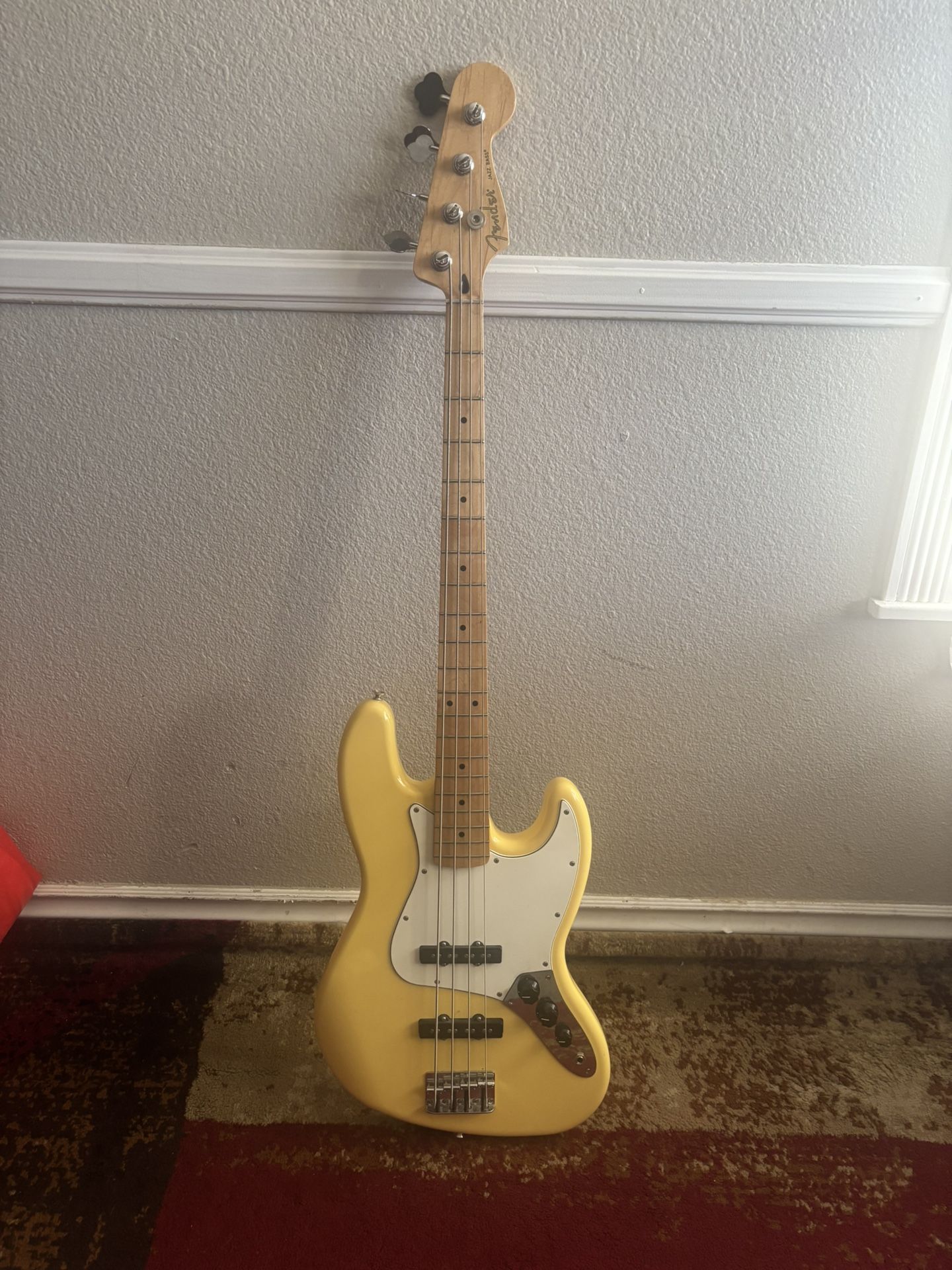 Yellow Jazz Fender bass