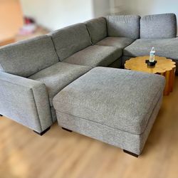 Beautiful Sectional Couch + Ottoman - Delivery Available 