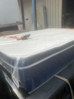 King Pillowtop Mattress and box spring new in plastic free delivery in Atlanta