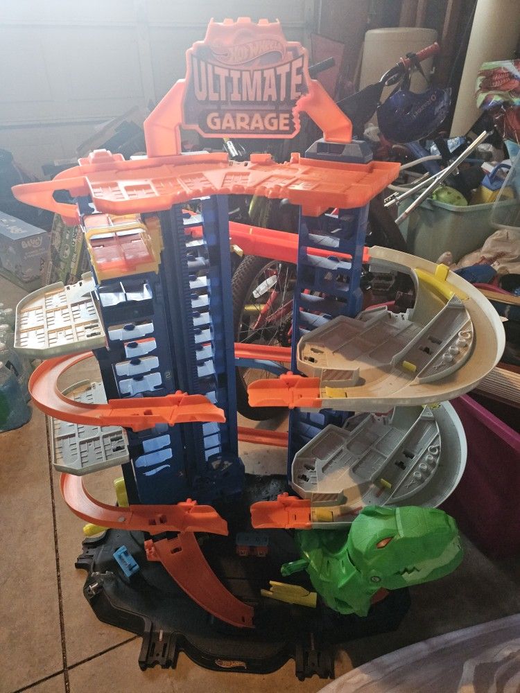 Hot Wheels Garage