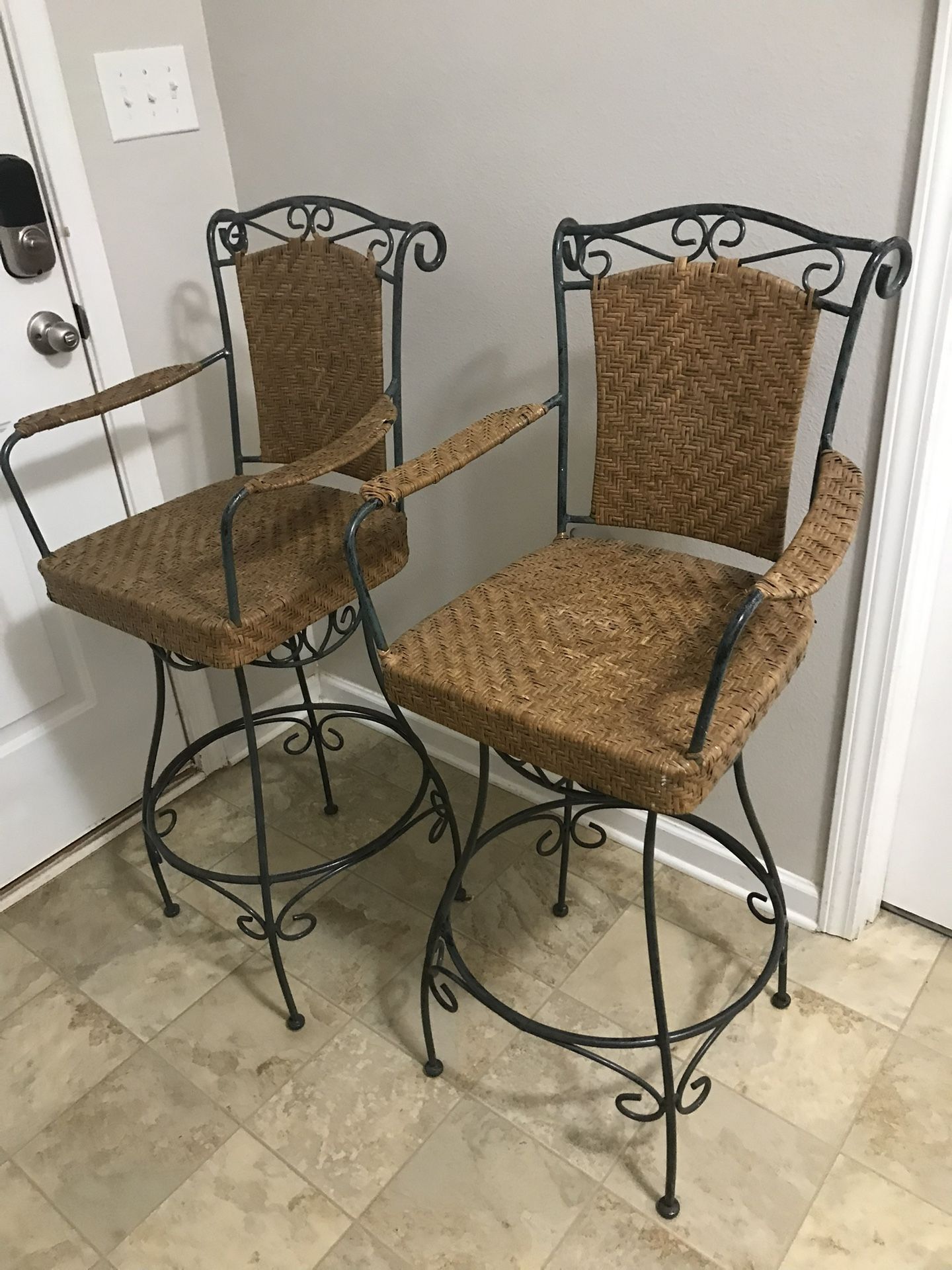 Wicker Wrought Iron Swivel Bar Height Stool Set 