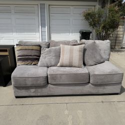 Free Couch And Dressers 