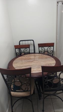 Dinning Table 