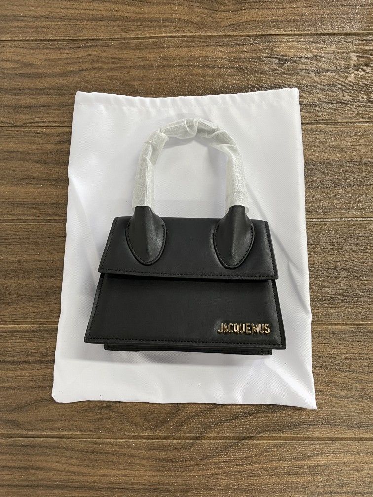 Jacquemus Le Chiquito Medium Bag