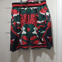CHICAGO BULLS SHORTS