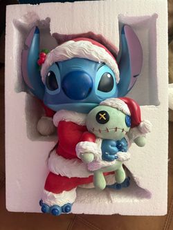 LILO AND STITCH DISNEY SHOWCASE COLLECTION SANTA STICH BIG FIG (contact info removed)