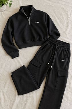 A l o Black Quarter-Zip Sweatshirt & Cargo Sweatpants Set