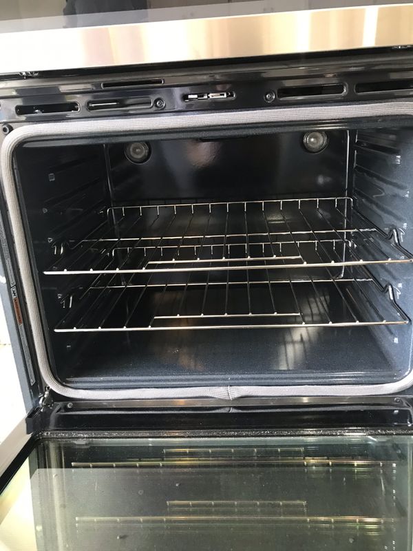 Whirlpool Microwave/Wall Oven Comboelectric for Sale in Selma, CA