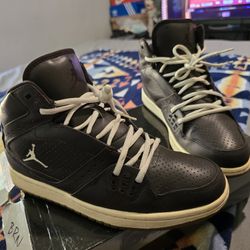 Nike 2012 Air Jordan 1 Flight Black White Mid Top Sneakers Size 8.5