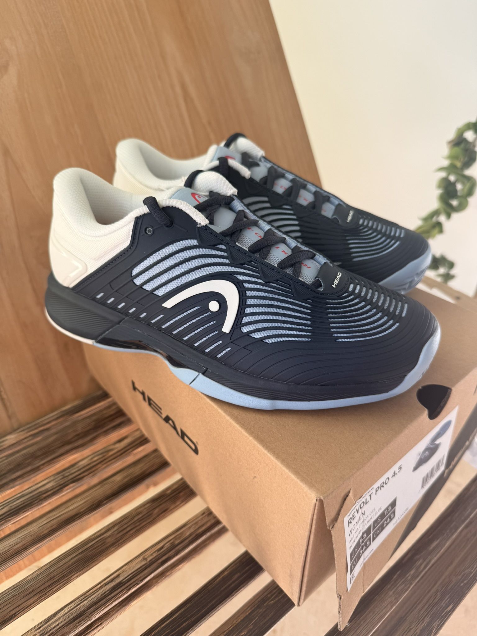 BRAND NEW NEVER USED Head Revolt Pro 4.5 Tennis Shoes Size 7.5