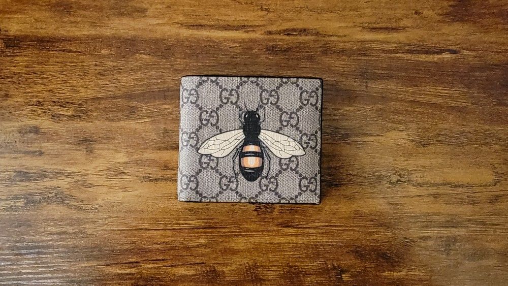 Gucci - Men's Bee Print GG Supreme Wallet

