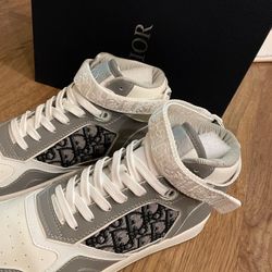 D I O R Sneakers