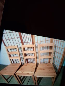 Like new 3 chairs
