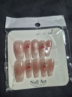 Press on nails