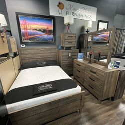 4-piece Queen Bedroom Set 