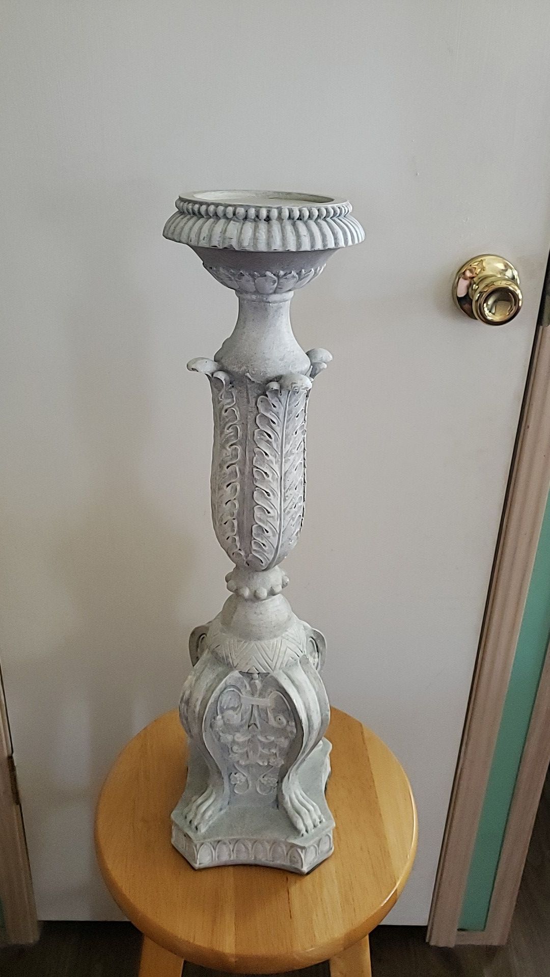 Candle holder