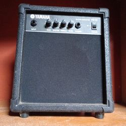 Yamaha YG-15 Guitar Amp